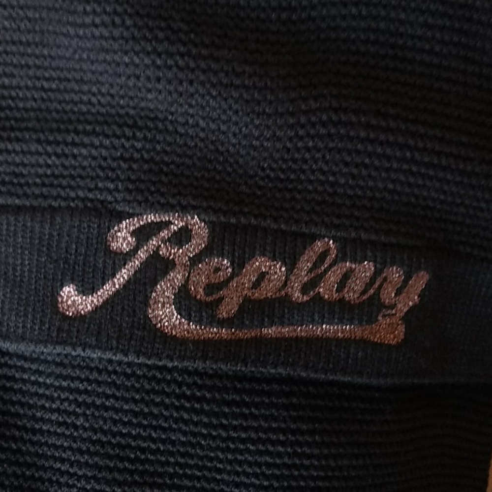 Replay knitted scarf